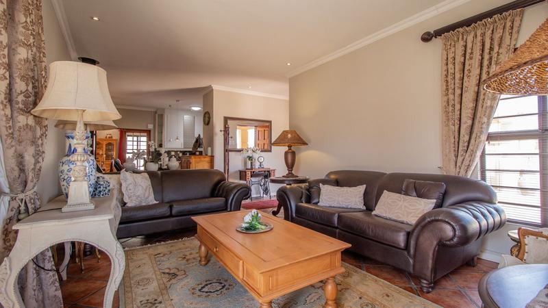 3 Bedroom Property for Sale in Uitzicht Western Cape